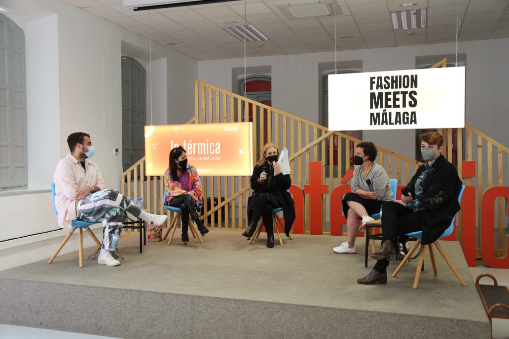 En la imagen aparecen varios participantes en el encuentro Fashion Meets Málaga 2021